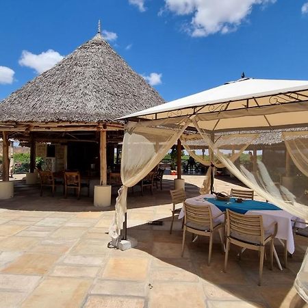 Отель Manyatta Camp Voi Экстерьер фото