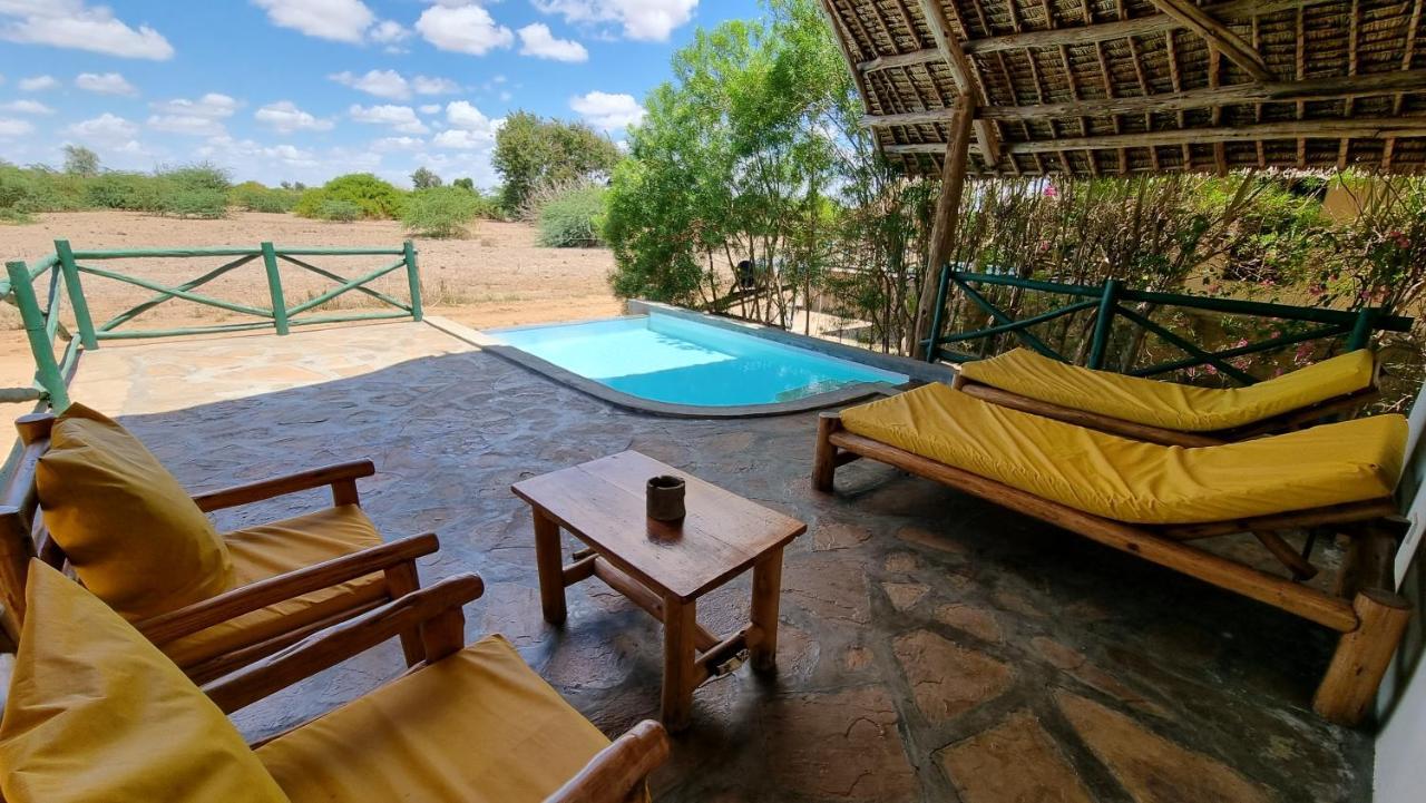 Отель Manyatta Camp Voi Экстерьер фото