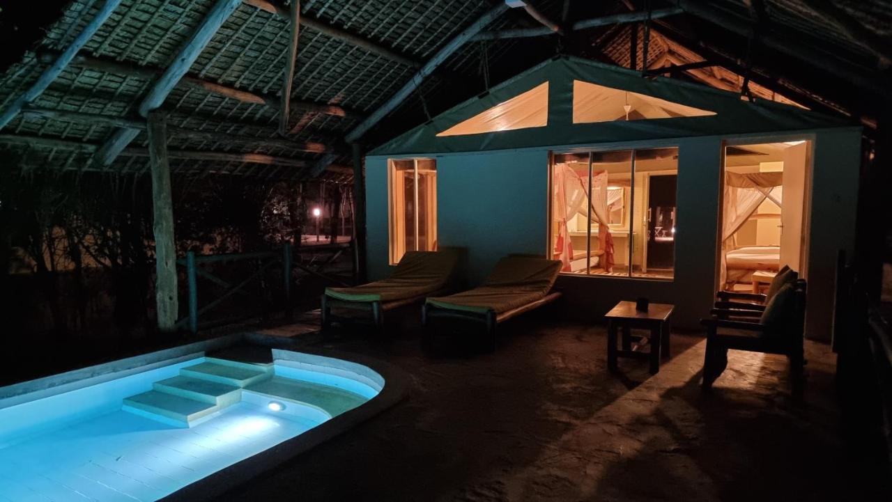 Отель Manyatta Camp Voi Экстерьер фото