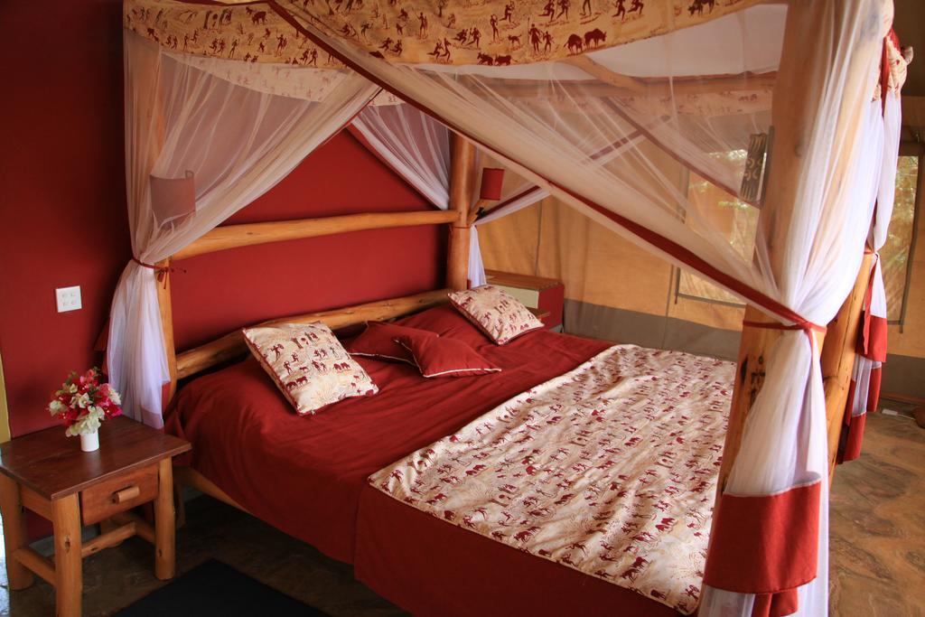 Отель Manyatta Camp Voi Номер фото