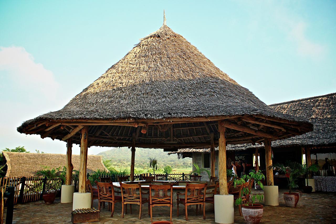 Отель Manyatta Camp Voi Экстерьер фото